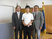 釜石商工高校の校長先生と生徒会長と共に